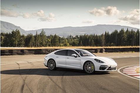 Porsche Panamera Turbo S E-Hybrid - 310 km/h Höchstgeschwindigkeit