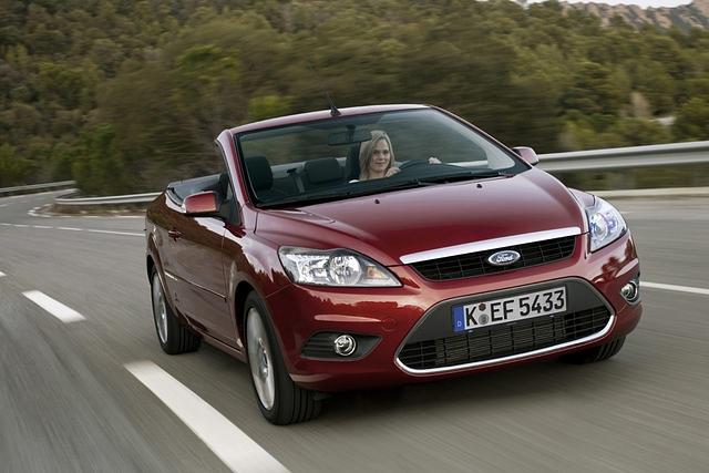 Neben einem seltenen Stufenheckmodell konnten Kunden den Ford Focus II sogar als Cabriolet mit Stahlklappdach bekommen