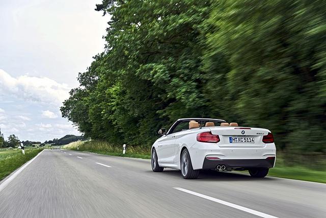 Mit über 1,6 Tonnen ist der offene 220d leider kein Leichtgewicht