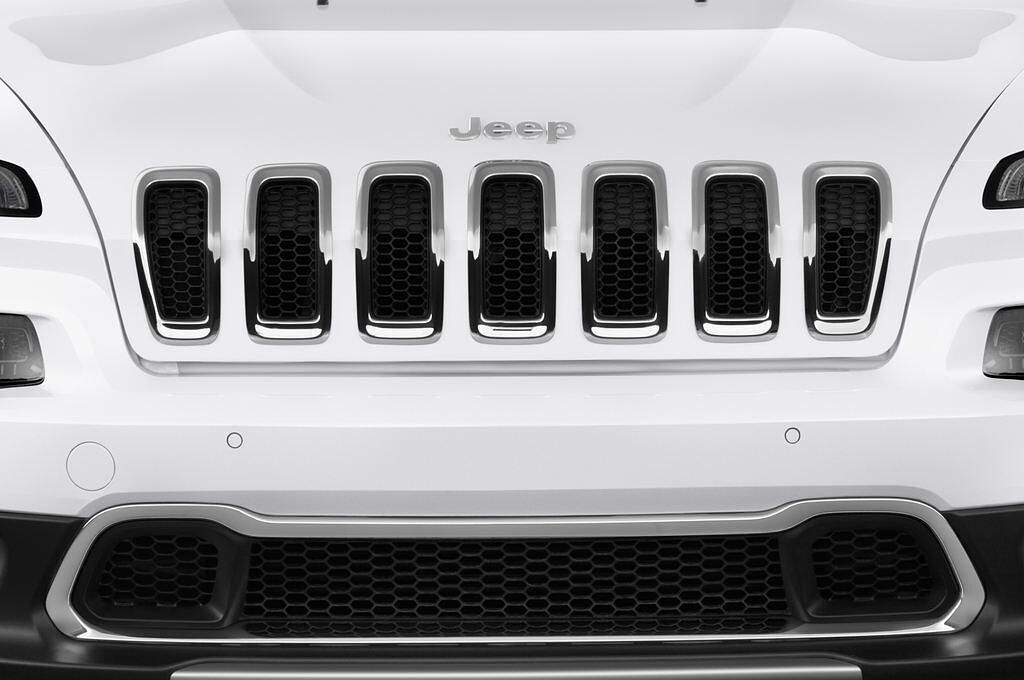 Jeep Cherokee (Baujahr 2015) Limited 5 Türen Kühlergrill und Scheinwerfer