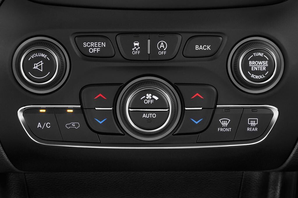 Jeep Cherokee (Baujahr 2015) Limited 5 Türen Temperatur und Klimaanlage