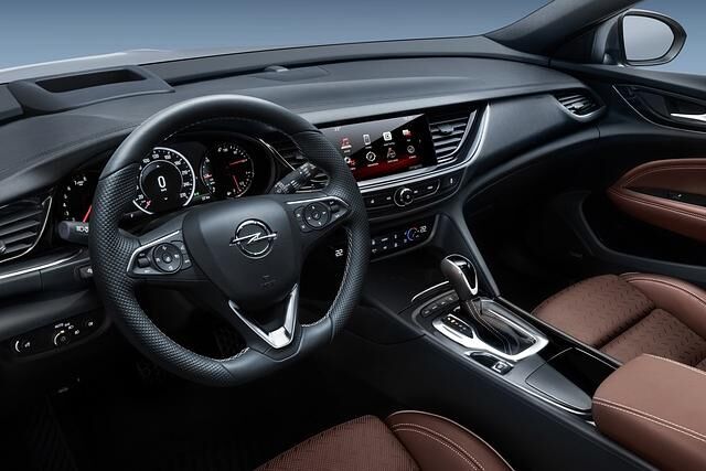 Natürlich weckt auch der rustikale Opel noch zahlreiche Individualisierungswünsche wie für Leder, Navi oder das Head-up-Display 