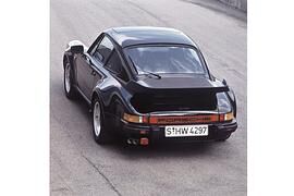 Tradition: 30 Jahre Porsche 911 Turbo vs. Porsche 928 S4 - Power-Duell unter Brüdern