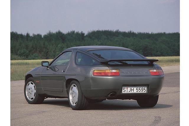 Der Herausforderder hieß Porsche 928 S4