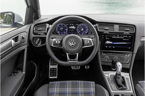 Das Cockpit entstammt dem herkömmlichen Golf GTE