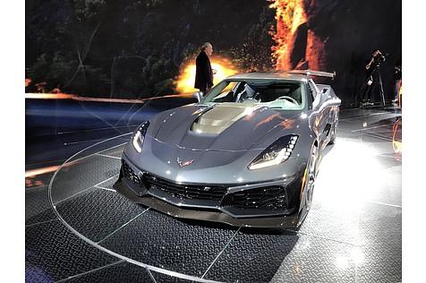 Chevrolet Corvette ZR1 ist rund 450 km/h schnell