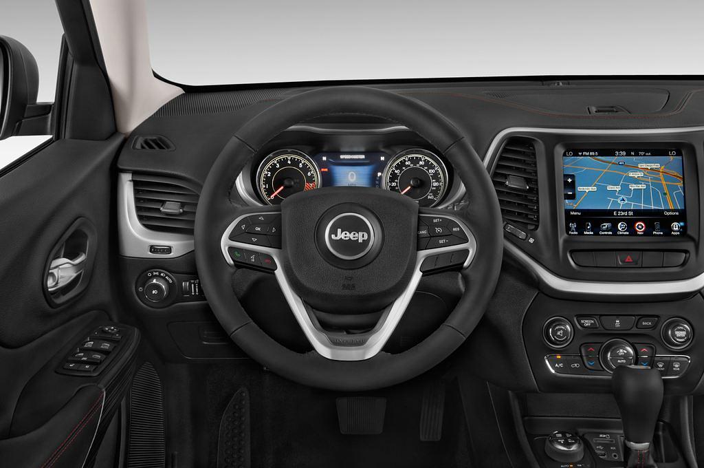 Jeep Cherokee (Baujahr 2014) Trailhawk 5 Türen Lenkrad