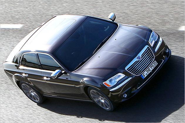 Der Thema V6 erreicht eine Spitzengeschwindigkeit von 240 km/h