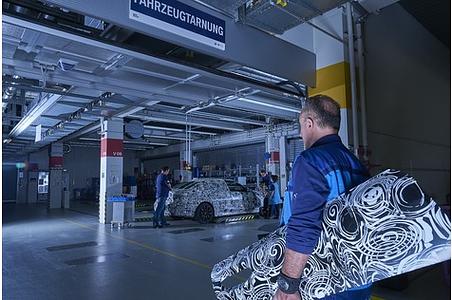 Zu Besuch in der BMW Tarnwerkstatt - Zutritt verboten!