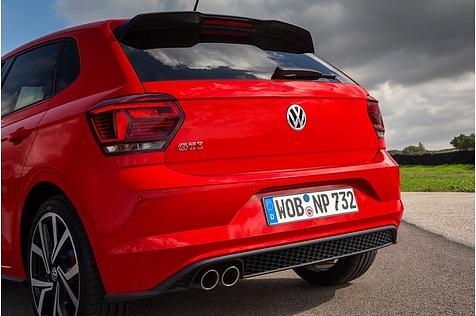 Neue LED-Leuchten bestimmen neben dem Heckspoiler die Rückansicht des VW Polo GTI 2018
