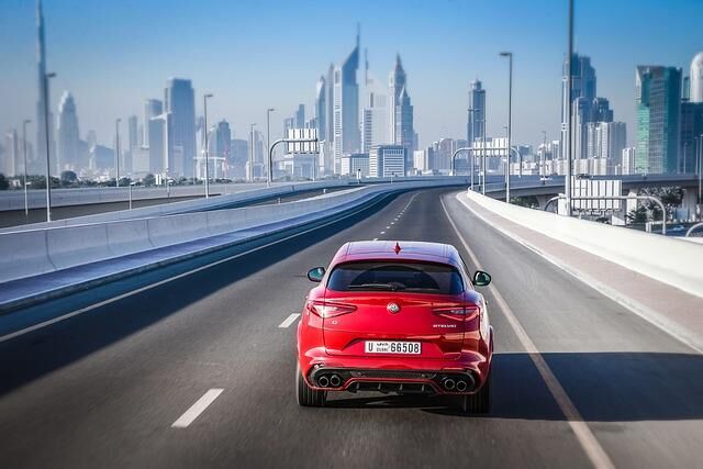 In der auf Sparsamkeit ausgelegten Stellung Advanced Efficiency hingegen gönnt sich der Motor zwischen 1.500 und 1.800 Touren ein kleines Luftholen