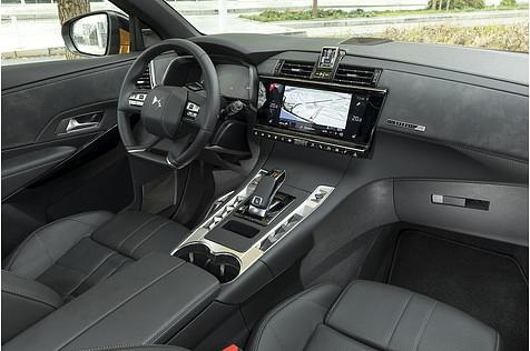 Das Navigationssystem kommt auf dem 12-Zoll-Bildschirm gut zur Geltung