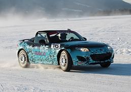 Roadsterspaß auf Eis - MX-5 on the Rocks