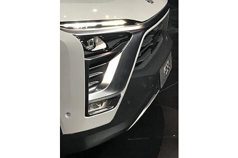 Auch der Nio ES8 hat schmale LED-Leuchten