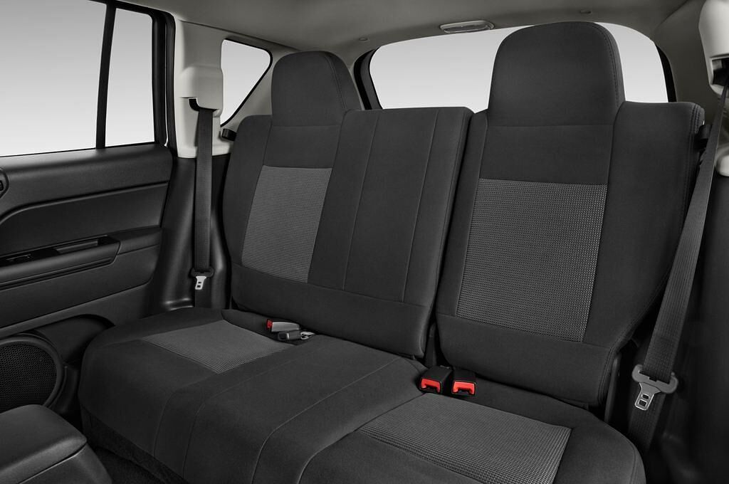 Jeep Compass (Baujahr 2011) Sport 5 Türen Rücksitze