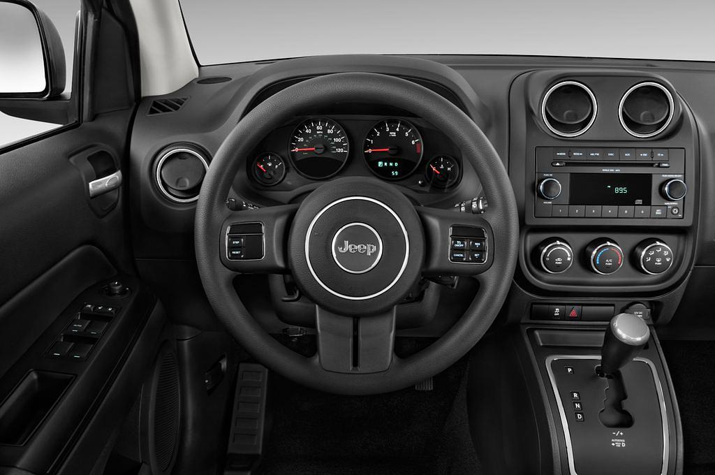 Jeep Compass (Baujahr 2011) Sport 5 Türen Lenkrad