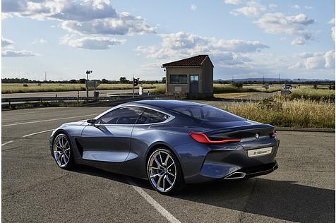 BMW 8er Concept - mit stark konturierter Flanke