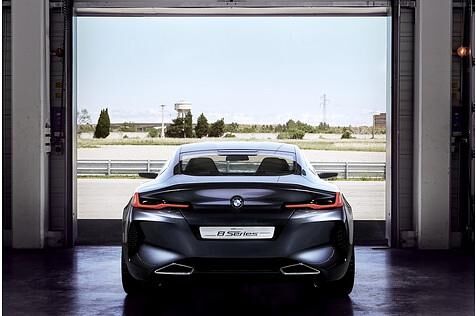 BMW 8er Concept - das Heck zeigt sich zerklüftet