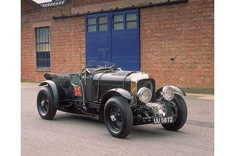 James Bonds Bentley 4 1/2 Litre wird im Film \"Moonraker - Streng geheim\" während einer Verfolgungsjagd zerstört (Bild Bentley)