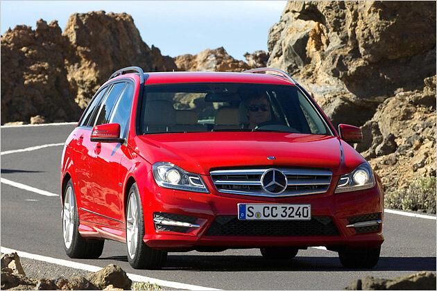 Die Front der Limousine und des T-Modells sind identisch