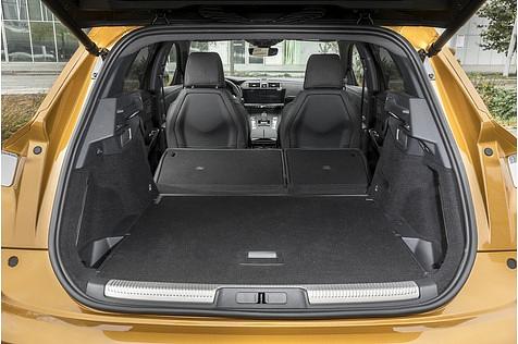 Auch Regale lassen sich im DS 7 Crossback transportieren