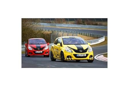 Mit dem Opel Corsa OPC auf „Touristenfahrt” in der Grünen Hölle Mit dem Opel Corsa OPC auf „Touristenfahrt” in der Grünen Hölle