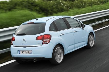 Auch bei der Konzernschwester Citroen werden derzeit die turbogeladenen Diesel knapp, weil der japanische Zulieferer derzeit keine Luftmesser schicken kann.