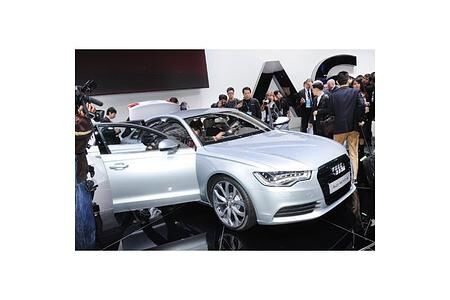 Detroit 2011: ZF-Technik-Highlights in vielen Exponaten