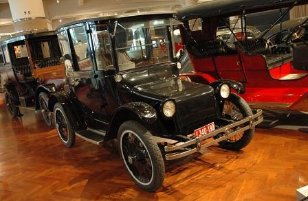 Henry Ford Museum: Detroit Electric 1922