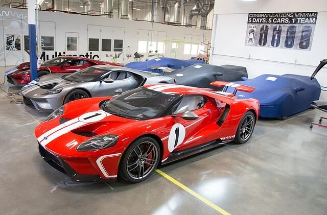 Zu Besuch in der Ford-GT-Manufaktur  - Handgefertigte Träume 