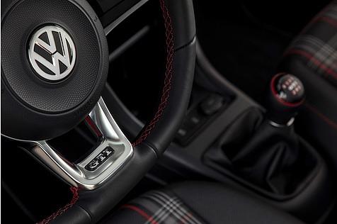 Die Insignien des GTI schmücken im VW up! GTI auch den Innenraum