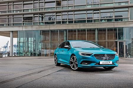 Opel Insignia Ultimate Exclusive - Das Auto, das zur Krawatte passt Opel Insignia Ultimate Exclusive - Das Auto, das zur Krawatte passt