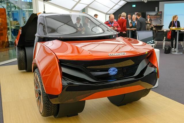Das Chemie-Unternehmen will begreifen, wie das Auto der Zukunft aussehen könnte