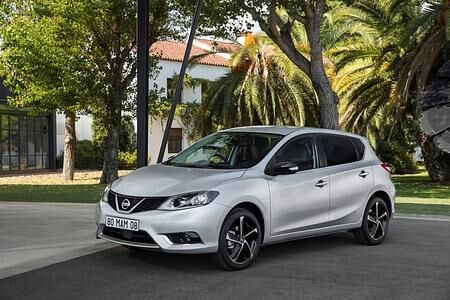 Nissan Pulsar Black Edition - Dezente Schwarzmalerei