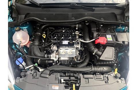 Ford Fiesta 1.0 Ecoboost - der aufgeladene Dreizylinder leistet 74 kW / 100 PS