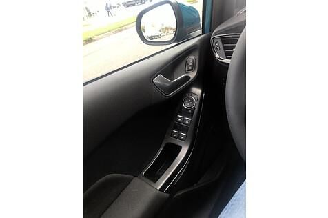 Ford Fiesta 1.0 Ecoboost - unglaublich, aber elektrische Fensterheber hinten kosten extra