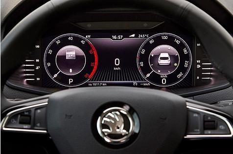 Auch beim Skoda Karoq gibt es jetzt animierte Rundinstrumente