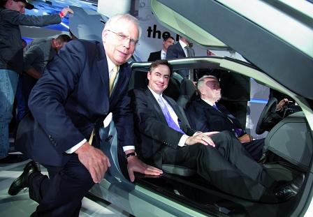 VW XL1 mit VW-Technikvorstand Ulrich Hackenberg