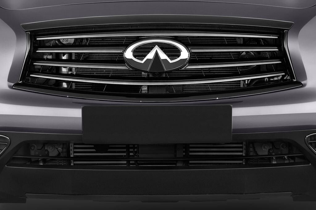 Infiniti QX70 (Baujahr 2015) S 5 Türen Kühlergrill und Scheinwerfer