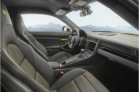 Porsche 911 Carrera T - die Sportsitze mit Textilmittelbahnen