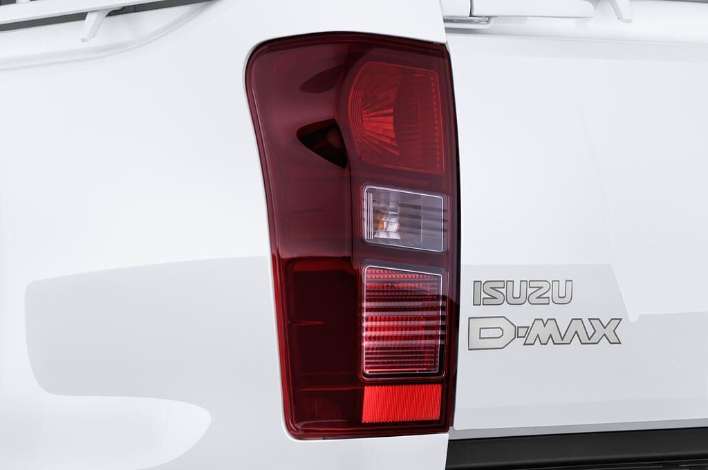 Isuzu D-Max (Baujahr 2015) 2.5 4Wd Basis Single Cab 3.5T 2 Türen Rücklicht