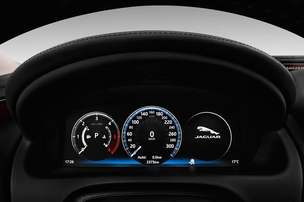 Jaguar XJ (Baujahr 2016) Premium Luxury 4 Türen Tacho und Fahrerinstrumente