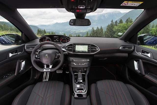 Auf digitale Instrumente, wie sie für beiden neuen SUV 3008 und 5008 angeboten werden, muss der 308-Fahrer weiterhin verzichten