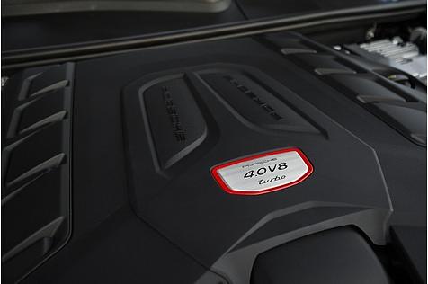 Der V8-Motor hat 404 kW / 550 PS