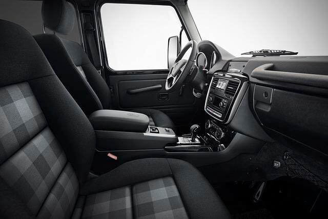 Als Besonderheit bietet die Limited Edition des G 350d Professional Stoffsitze mit Karomuster