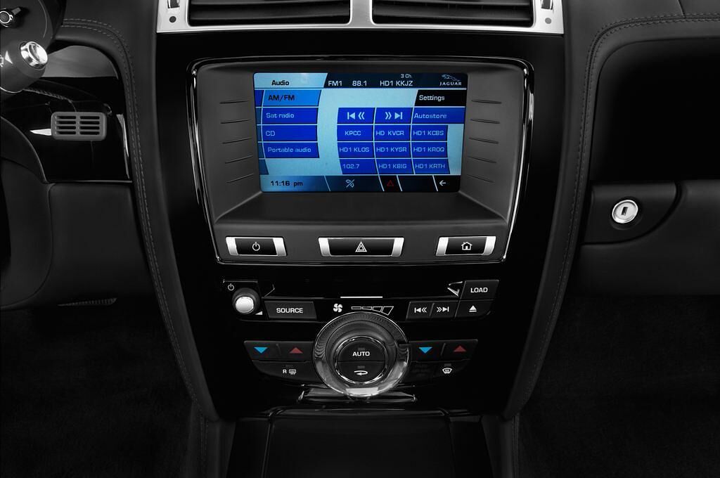 Jaguar XK Series (Baujahr 2015) R 2 Türen Radio und Infotainmentsystem