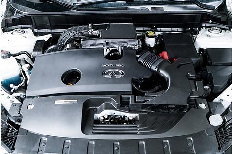 Infiniti QX 50 Prototyp - der aufgeladene Vierzylinder leistet 200 kW / 272 PS und 380 Nm