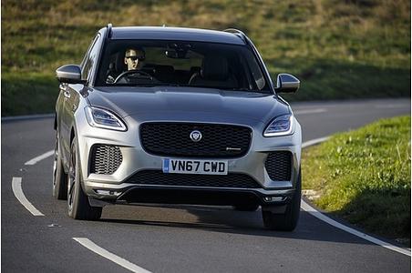 Jaguar E-Pace P300 HSE R-Dynamic - Goldenes Osterei