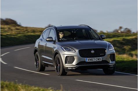 In den Kurven bleibt der Jaguar E-Pace P300 berechenbar