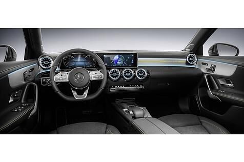 Mercedes A-Klasse Interieur 2018 - das neue Cockpit
